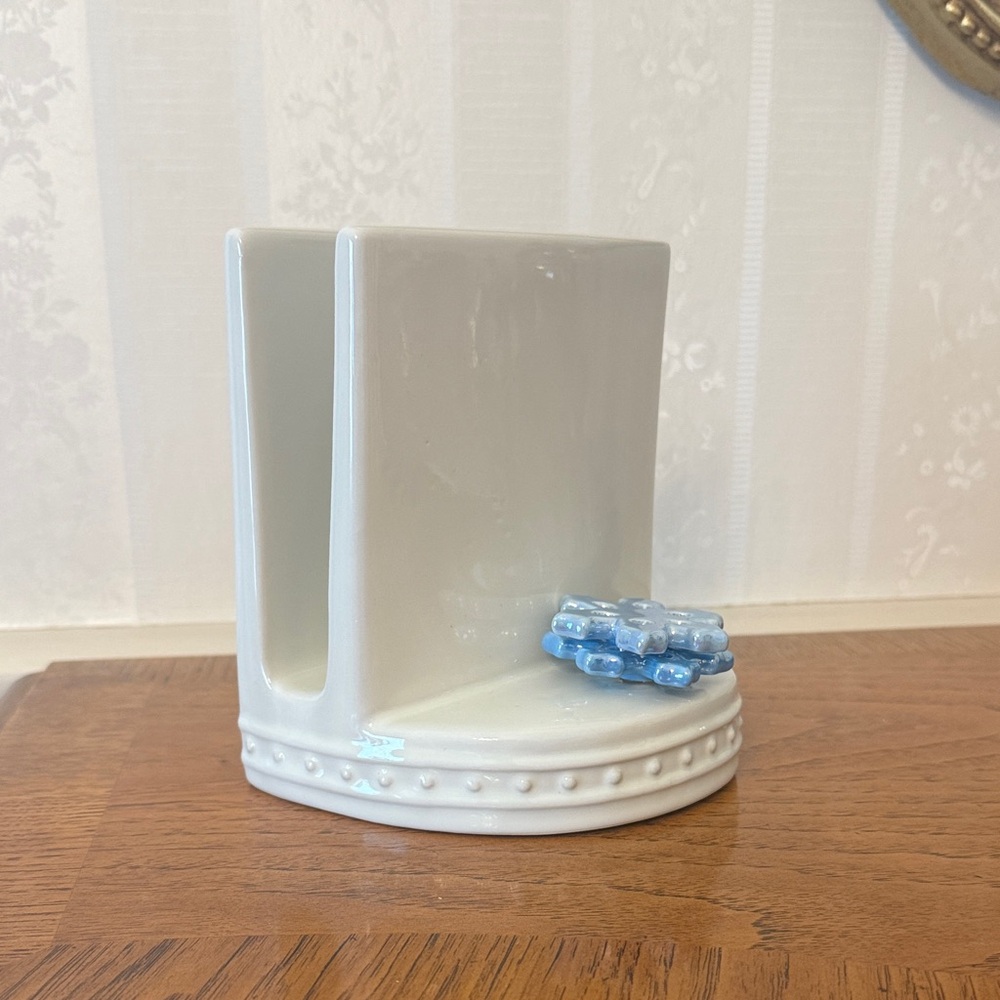 Nora Fleming Vertical Napkin  Holder with Snowflake Mini